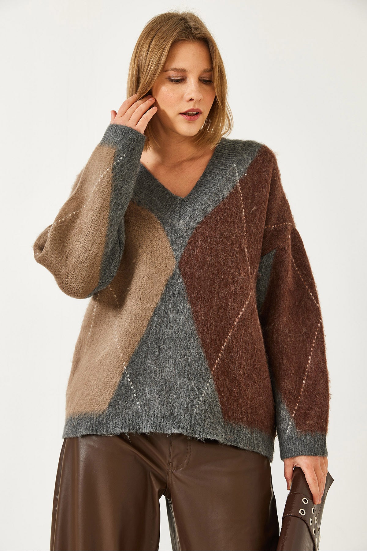 Women's V-neck Diamond Patterned Knitwear Sweater 241222 60261232