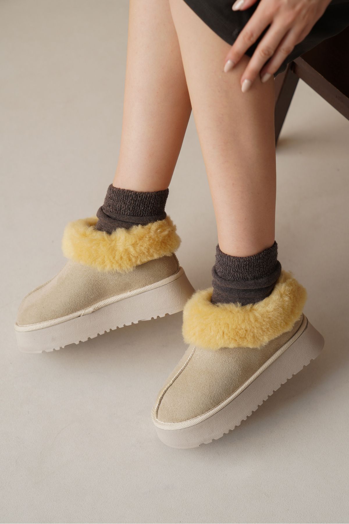 Lolath Female High -Based Fur Casual Bot 0012203 Beige