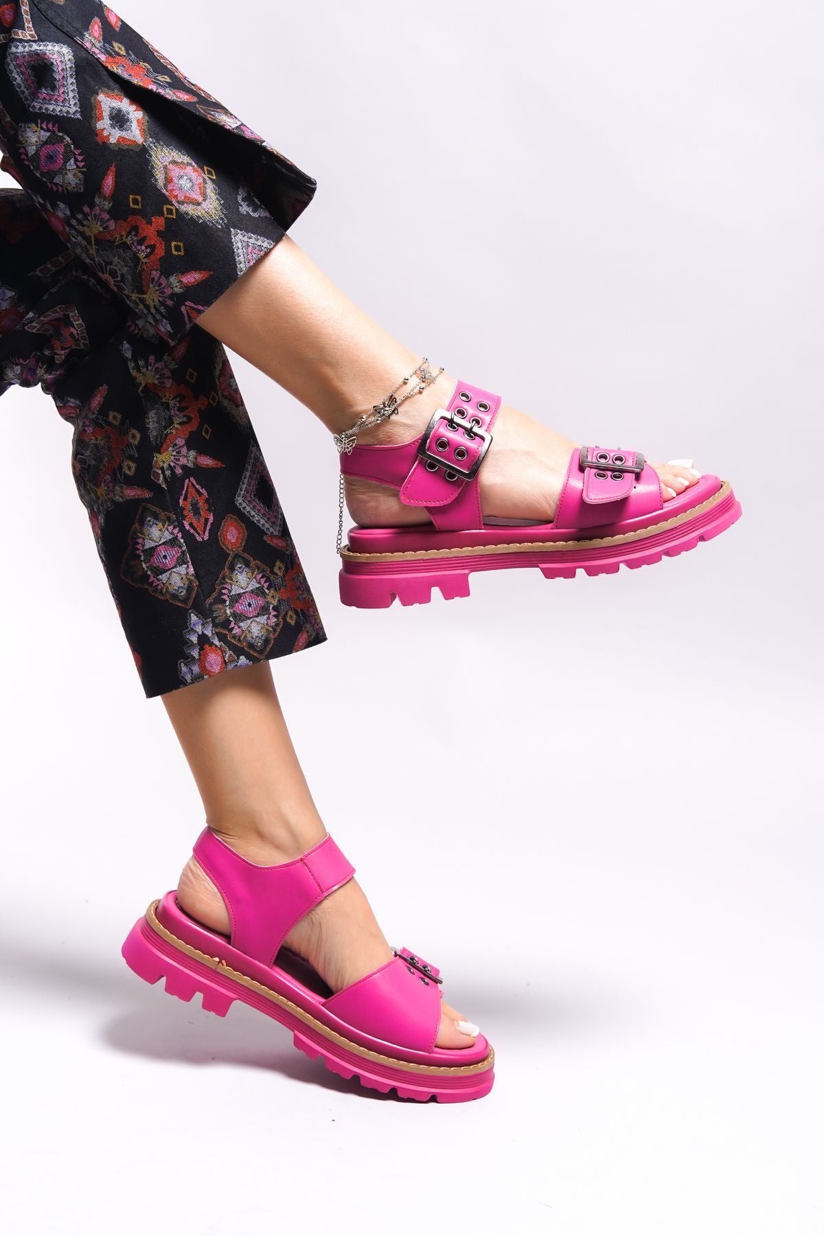 SYANLond Woman Sandals 0012740 Fuchsia