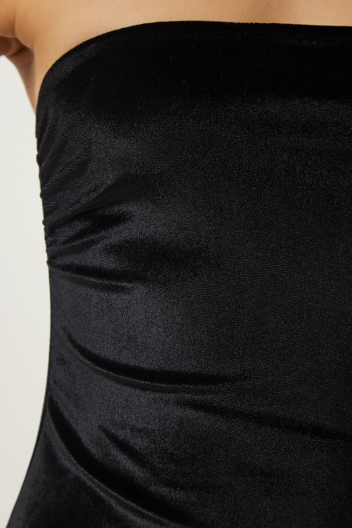 Female Black Strapless Neck Sliping Stylish Velvet Dress MC00252