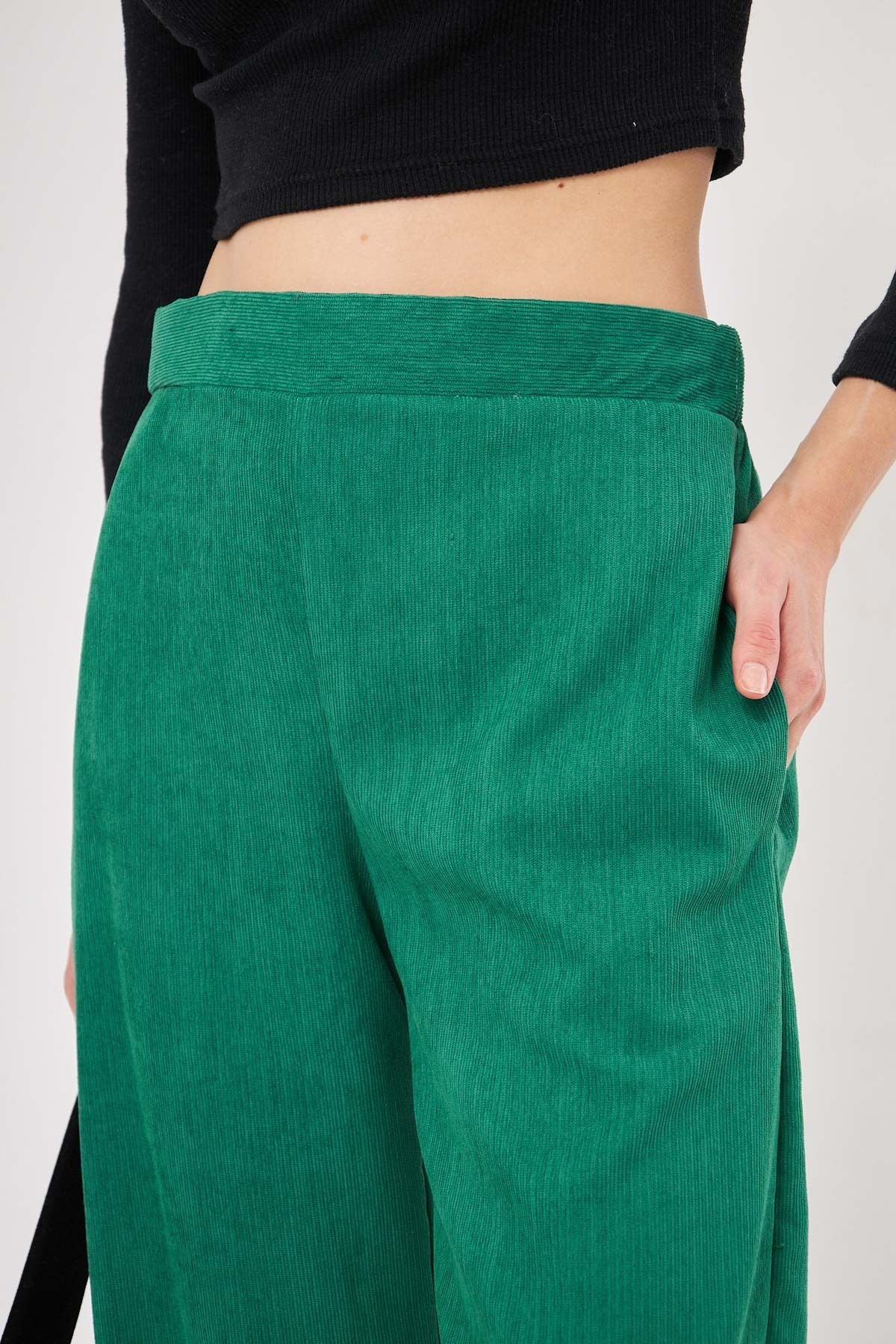 Woman Green Fine Wick Velvet Palazzo Pants Arm-25k001009