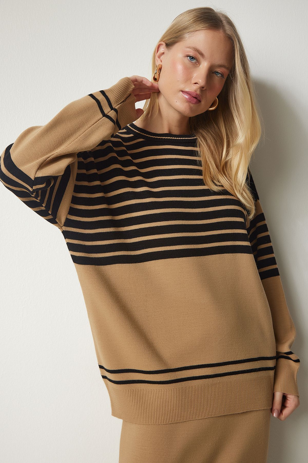 Female Biscuit Striped Sweater Skirt Knitwear Set Ki00104
