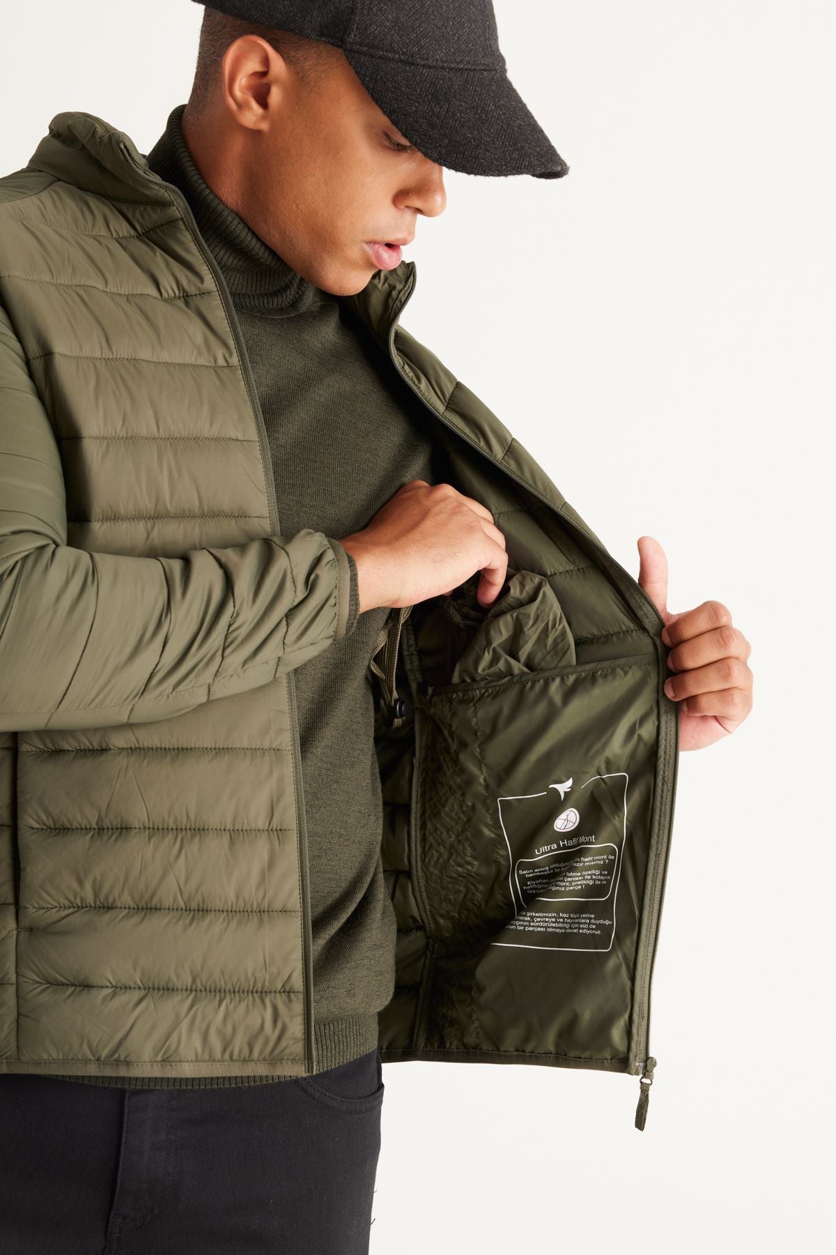 Wind -proof portable bag holding hot ultra light standard fit khaki inflatable male coat