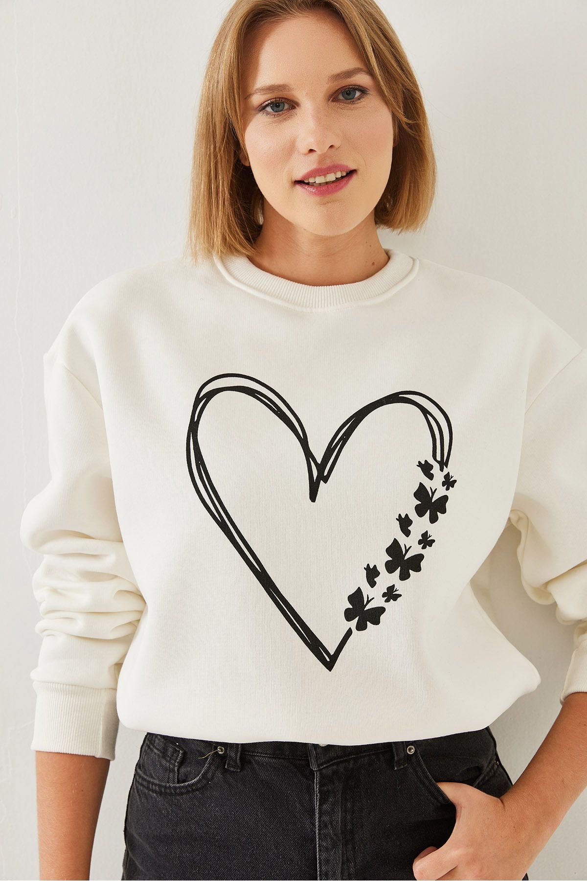 Female Printed Heart Detailed Bicycle Neck 3 Yarn Sweatshirt 60601026
