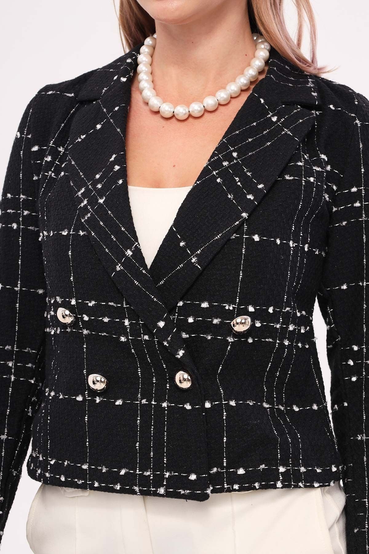 Female Black Cruve Yaka Tüvit Crop Jacket ARM-24K001014