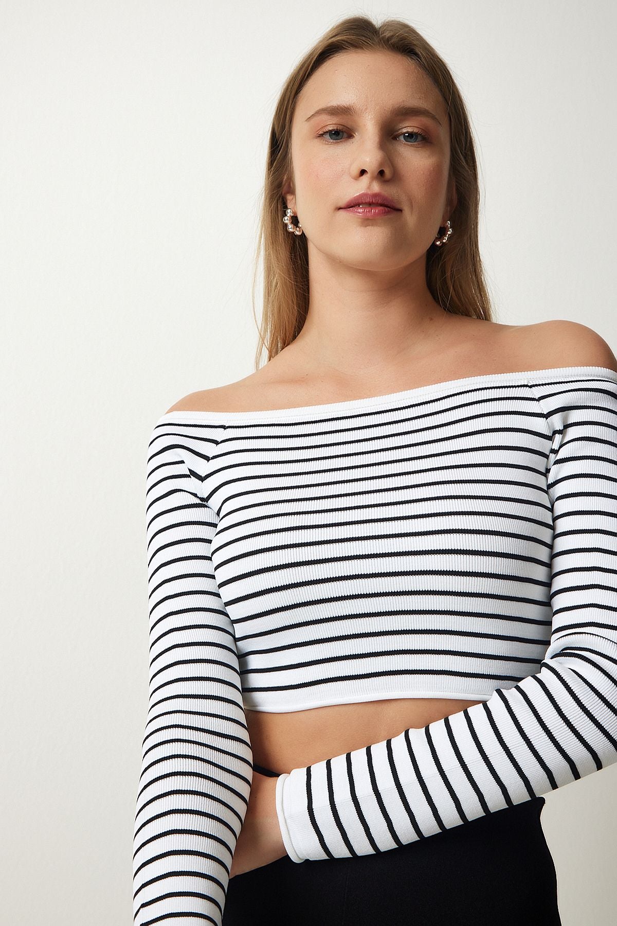 Woman White Square Collar Striped Crop blouse PF00019