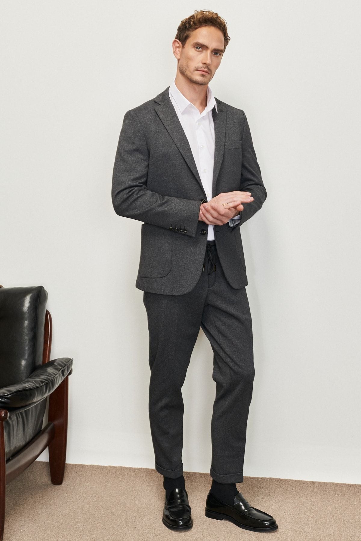 Men's anthracite extra slim fit narrow cut swallow collar diagonal patterned suit suits