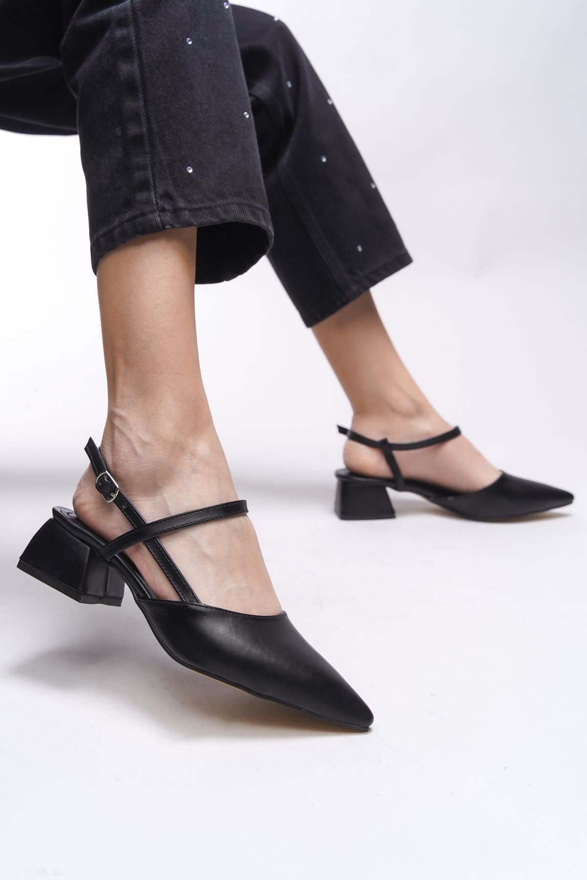 RELTHAELA WOMEN'S HEEP SHOES 0012021 BLACK SKIN