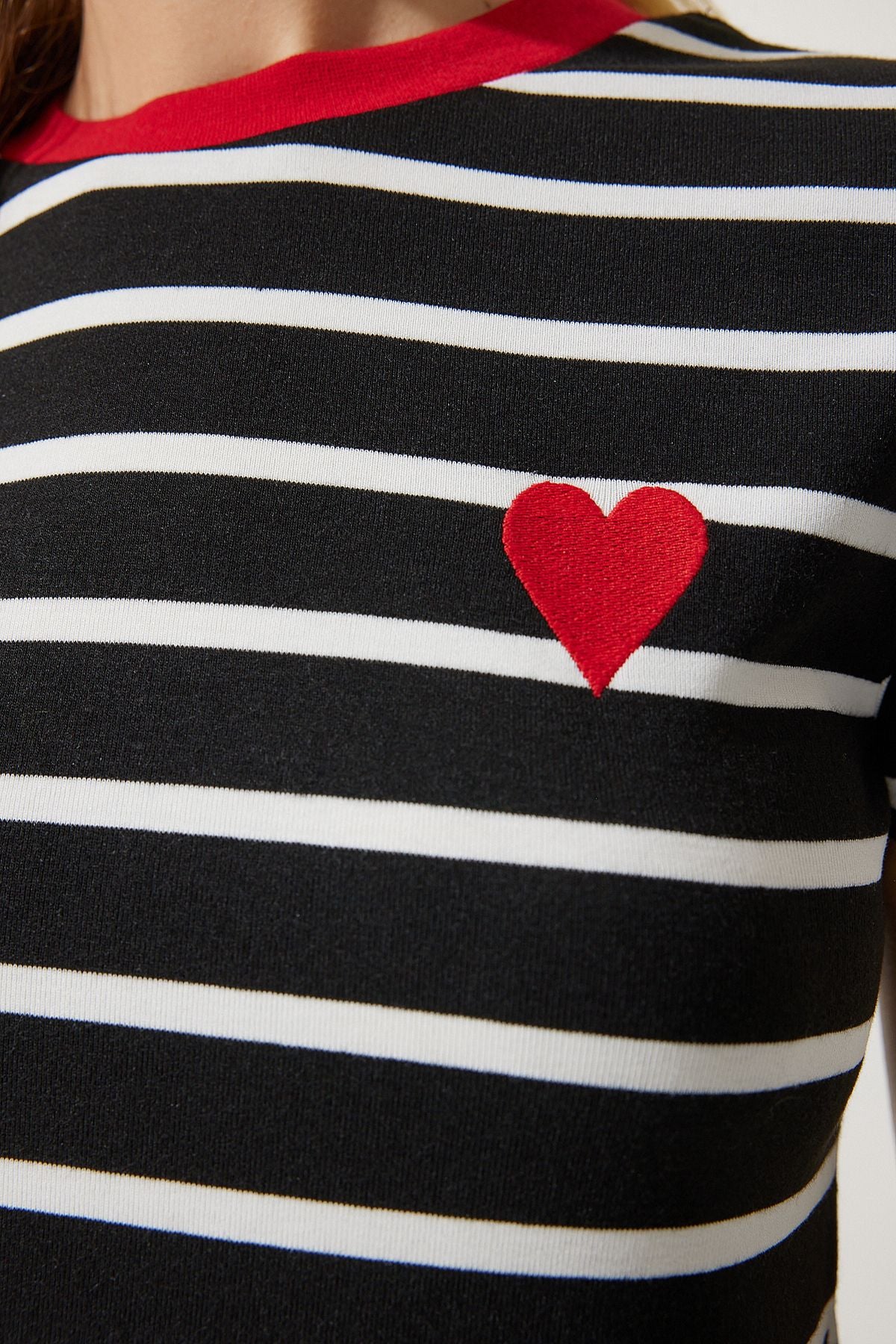 Female Black Heart Embroidered Striped Cotton Knitting T-Shirt CR00432