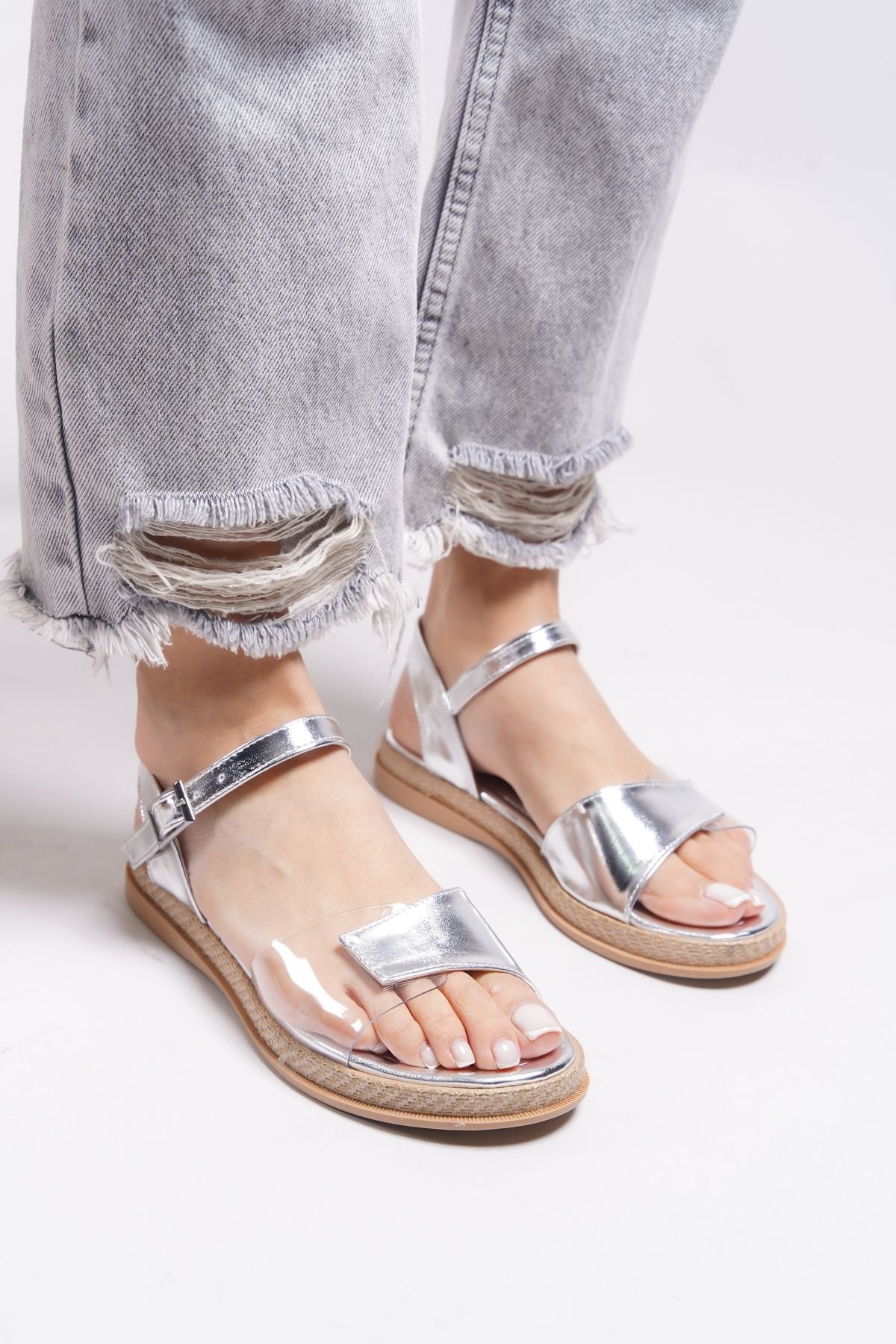 OLELTHAS Women's Sandals 0012105 Silver Metallic