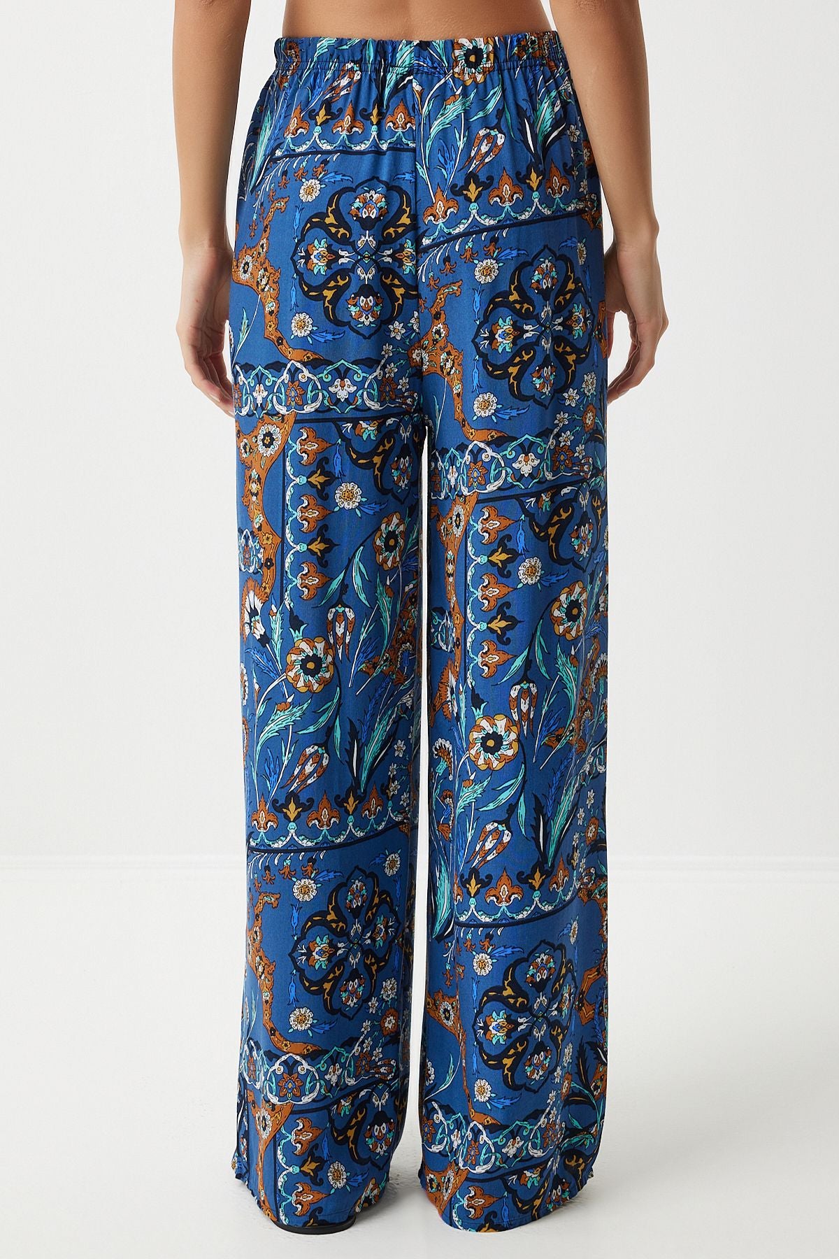 Woman Blue Tile Patterned Visakon Palazzo Pants EN00606