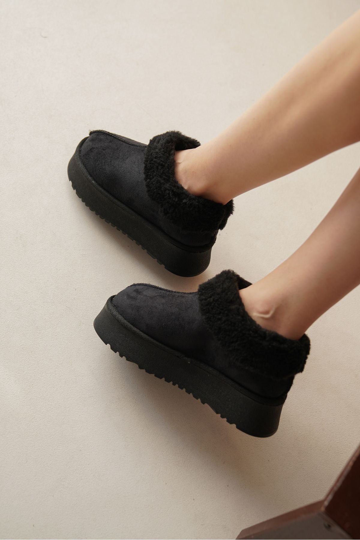 Lolath Female High -Based Fur Casual Bot 0012203 Black