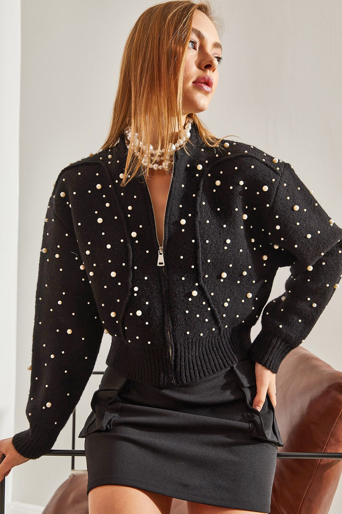 Female pearl stone embroidered knitwear cardigan
