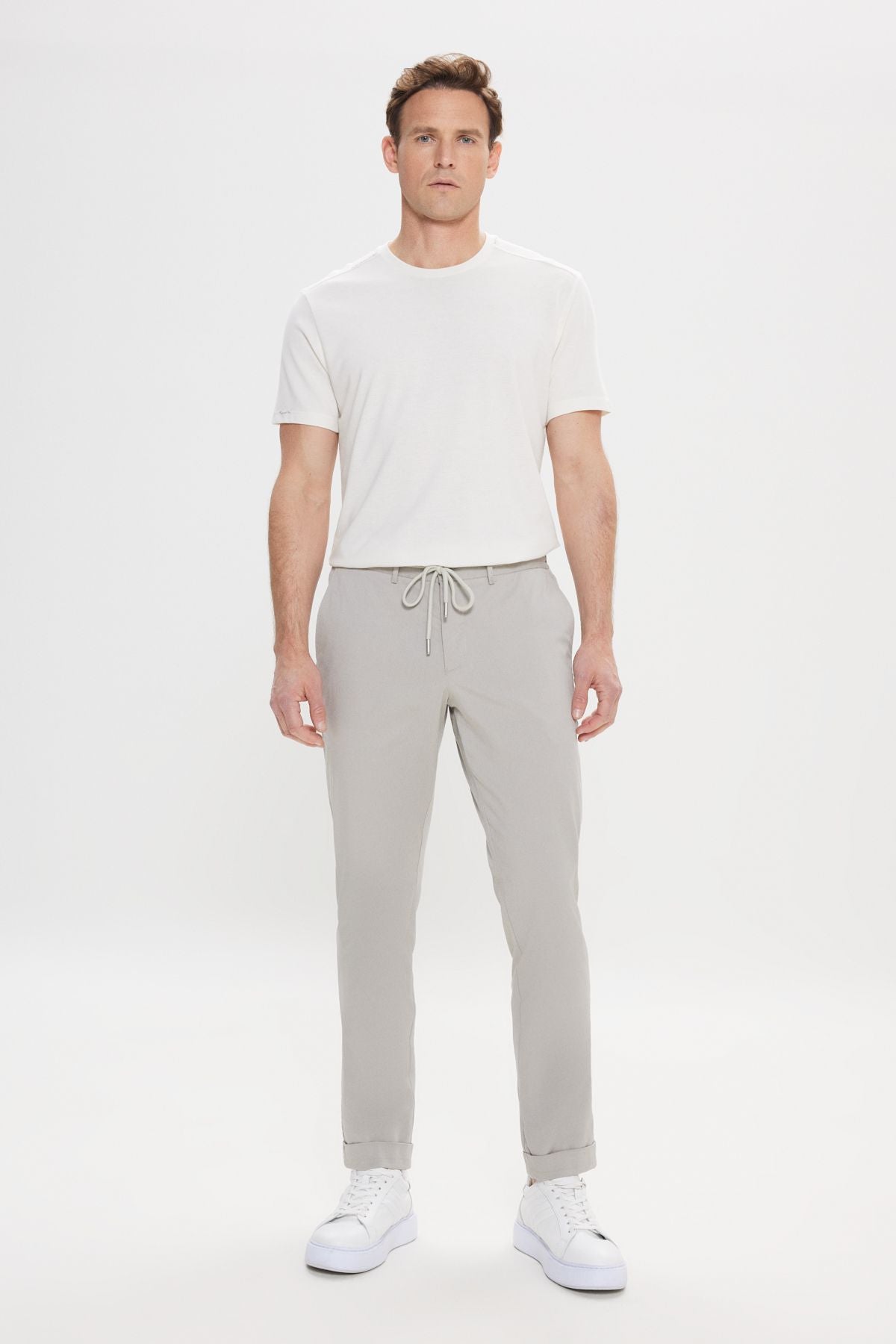 Men's light gray comfort fit comfortable cutting side pocket patterned waist waist pants