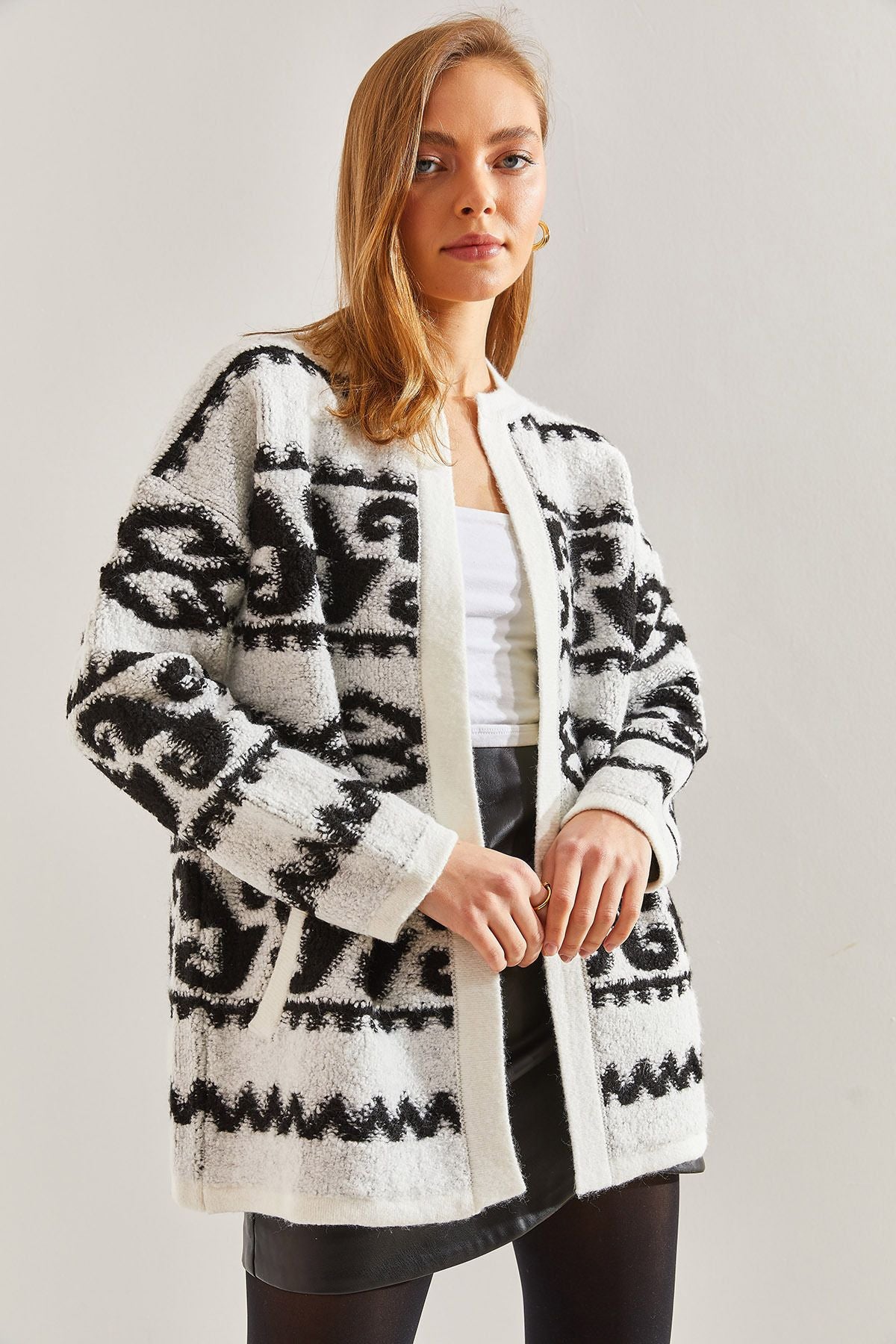 Woman patterned knitwear cardigan