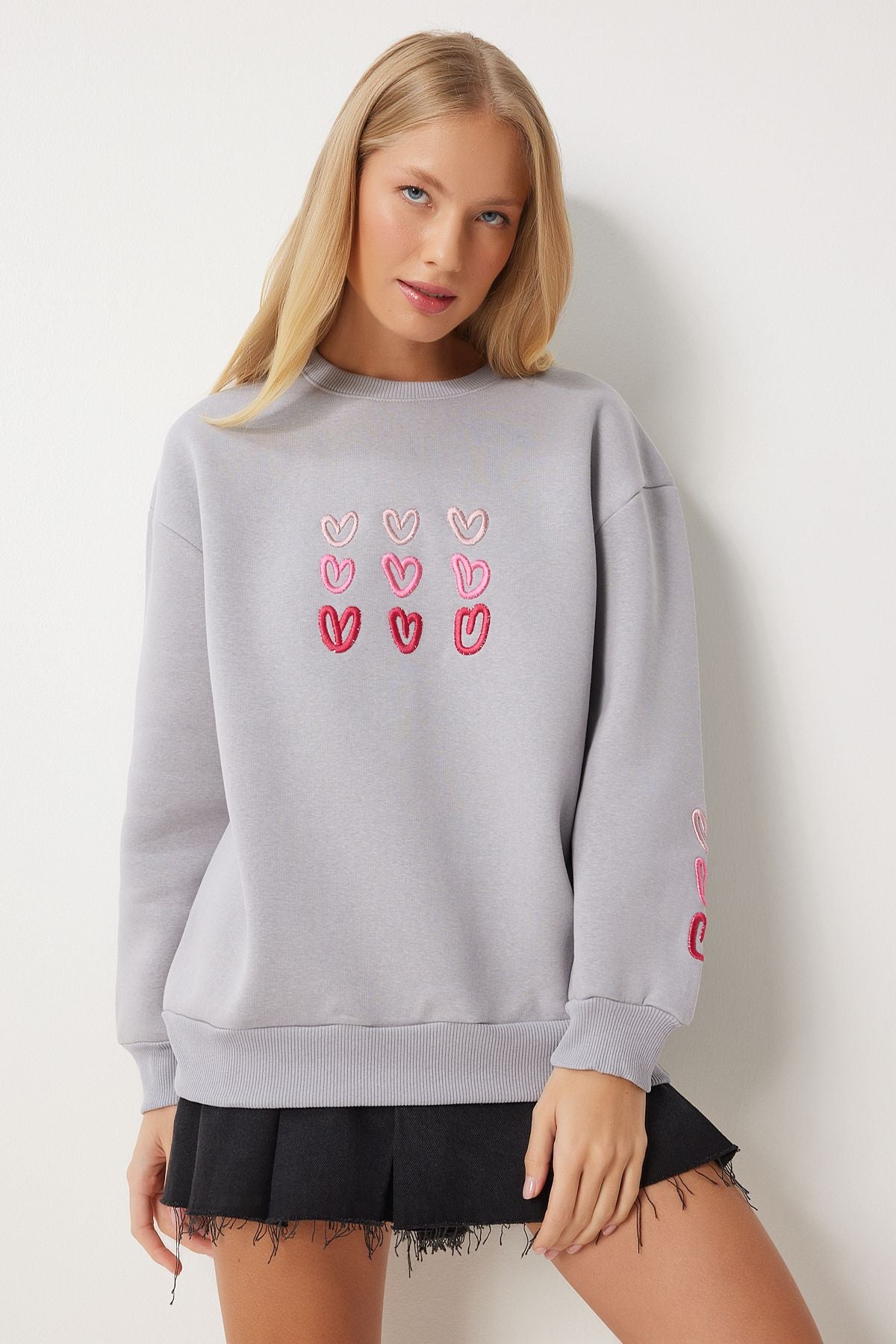 Women's Gray Heart Embroidery Sweatshirt OW00004
