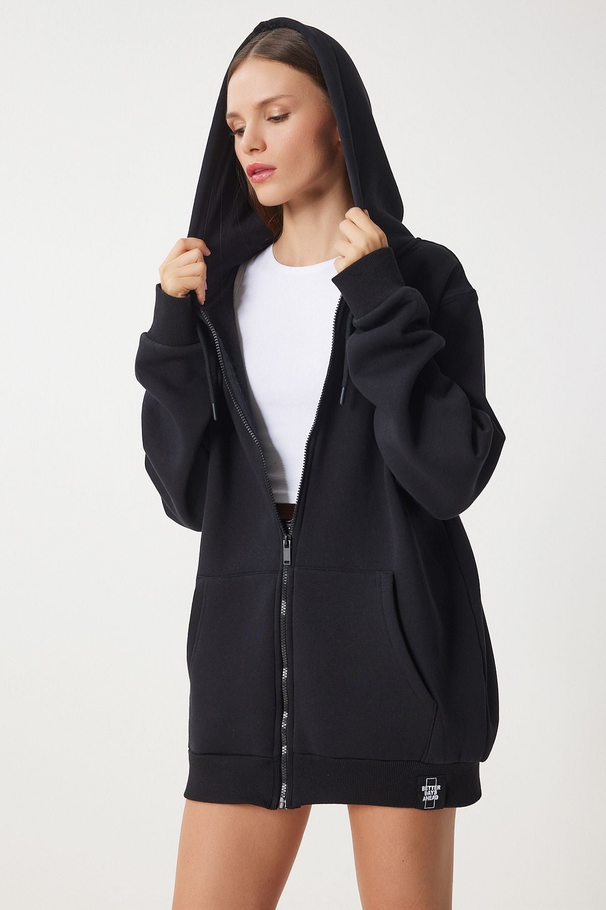 Female black hooded route zipper with a lighter vn00015