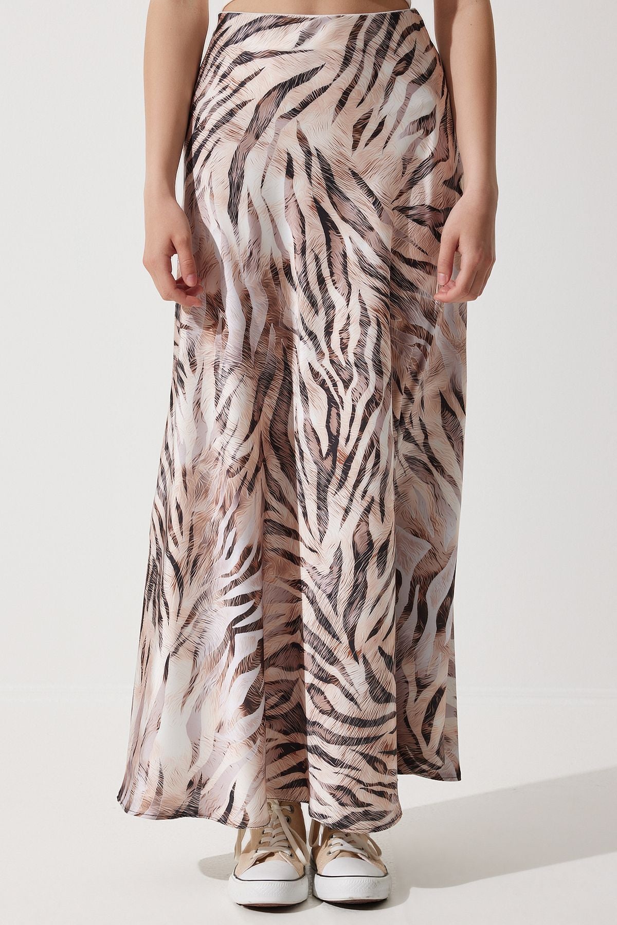 Female brown cream patterned satin surface skirt DD01320
