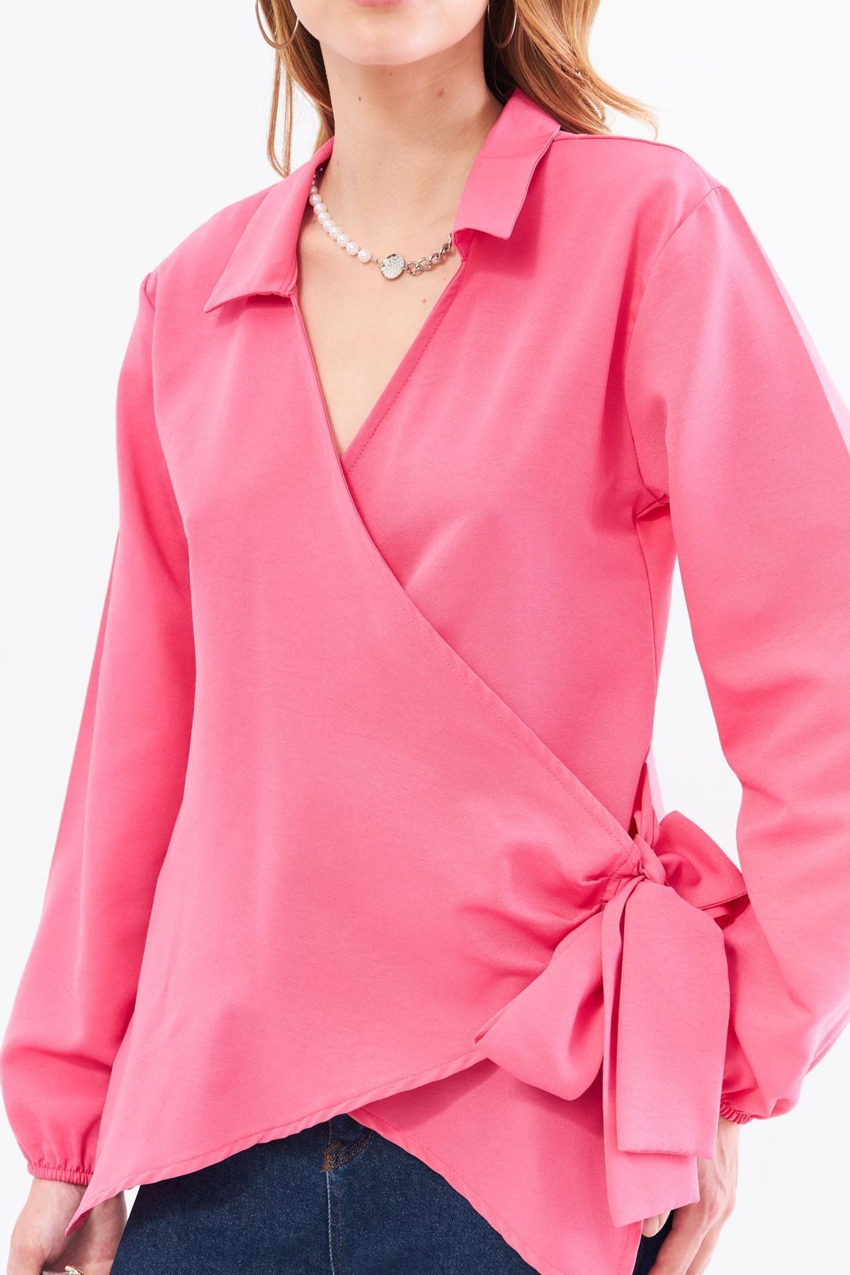 Woman Pink Crash Cruve Blouse ARM-22Y024025