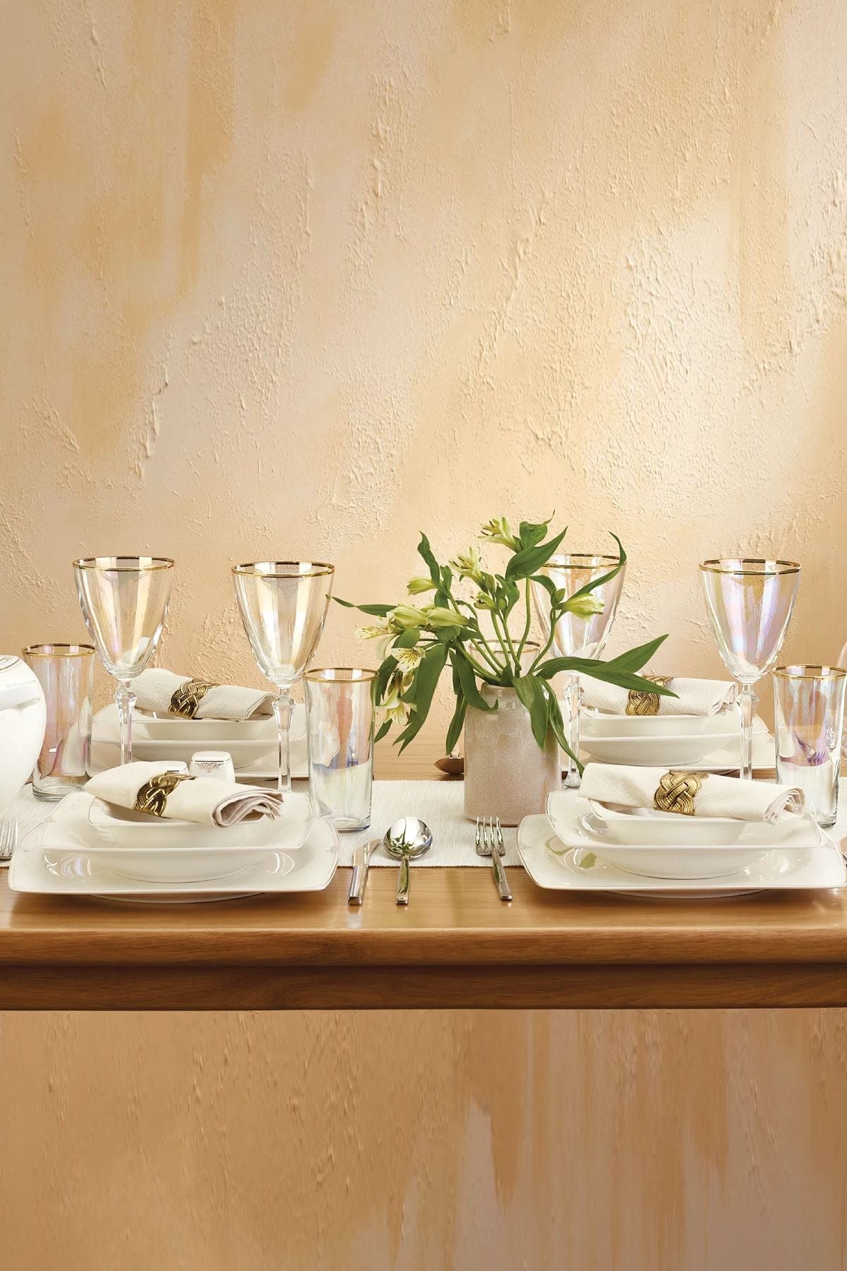 Fine Bone Estiva Gold 61 Piece 12 Person Square Dinner Set