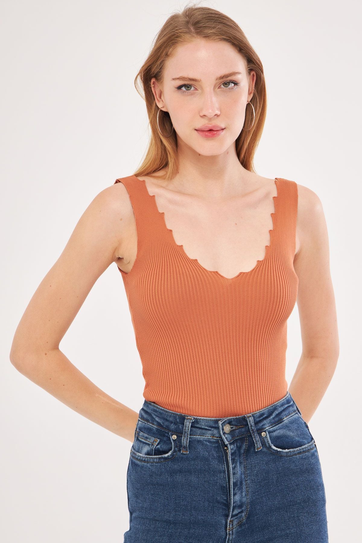Female Tile Zigzagli V-Neck Cashcore Blouse ARM-23Y069004
