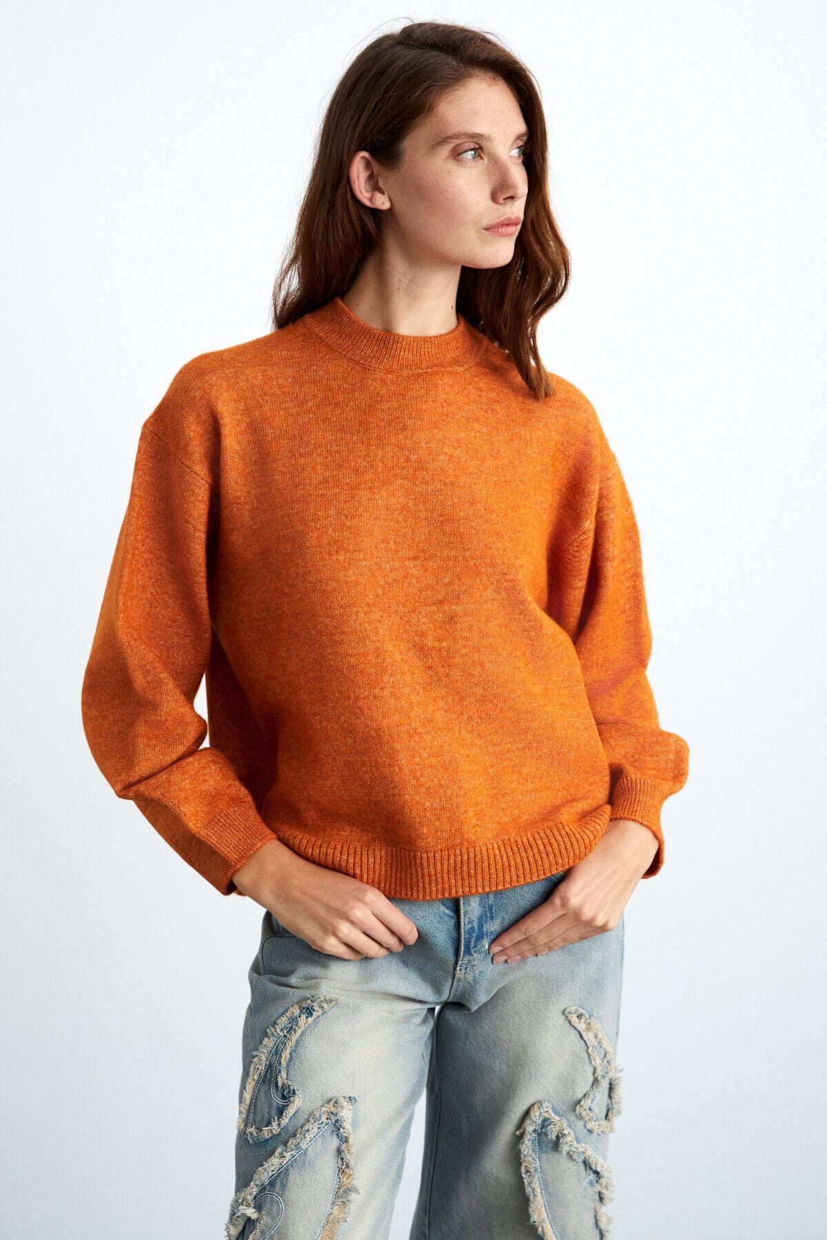 Nanna woman oversizle fit plenty of mold round collar recycle knitwear orange sweater