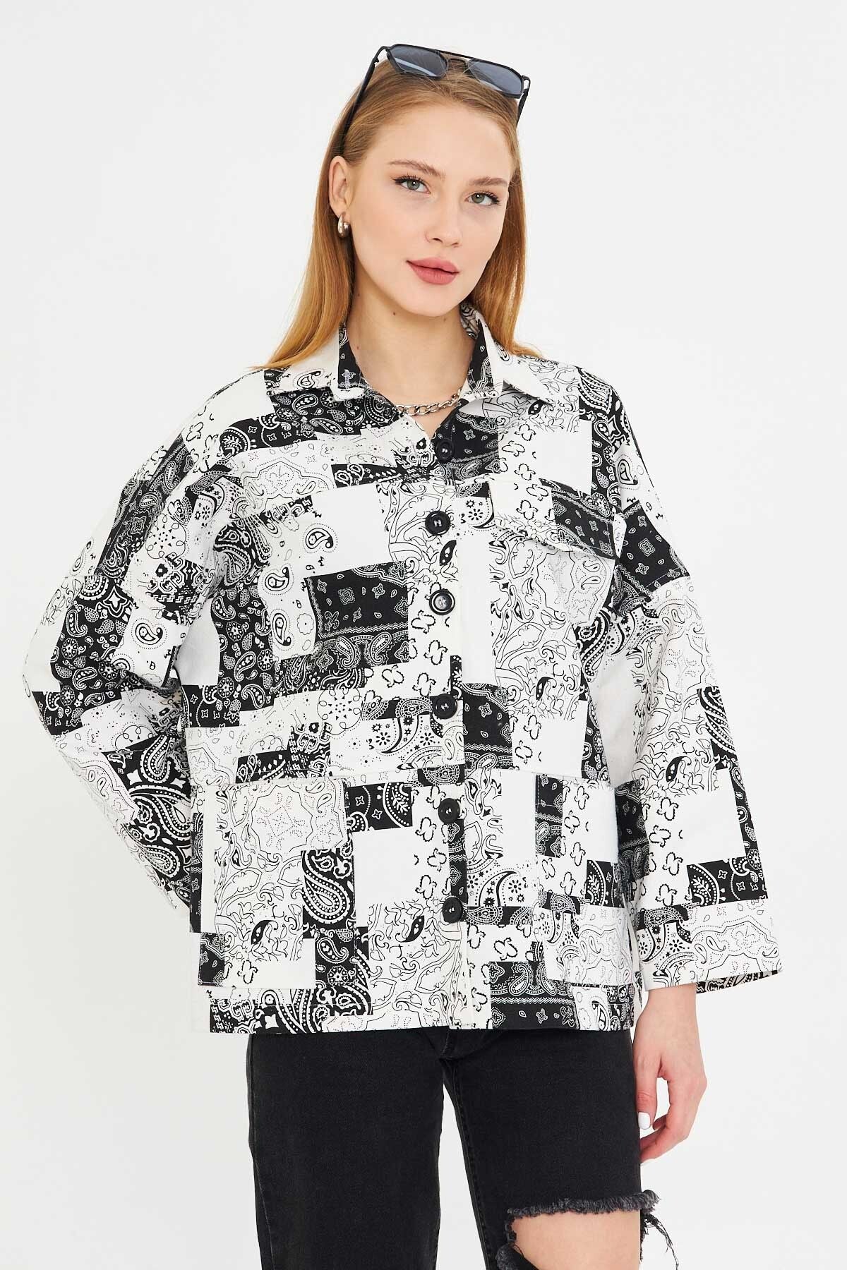 Women's White Patterned Pocket Detail Shirt Jacket ARM-25K001071