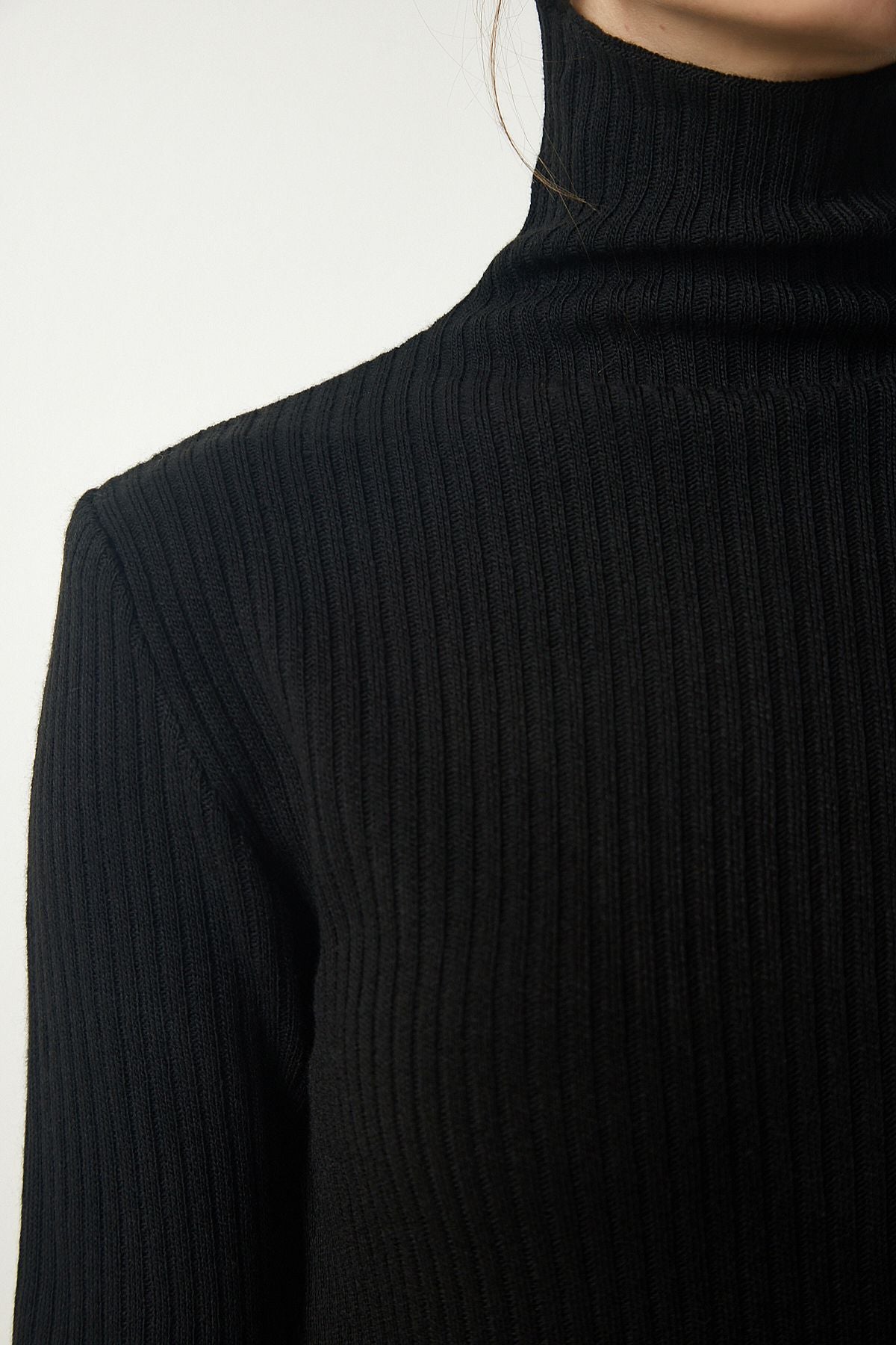 Woman black upright collar slit knitwear dress BV00110