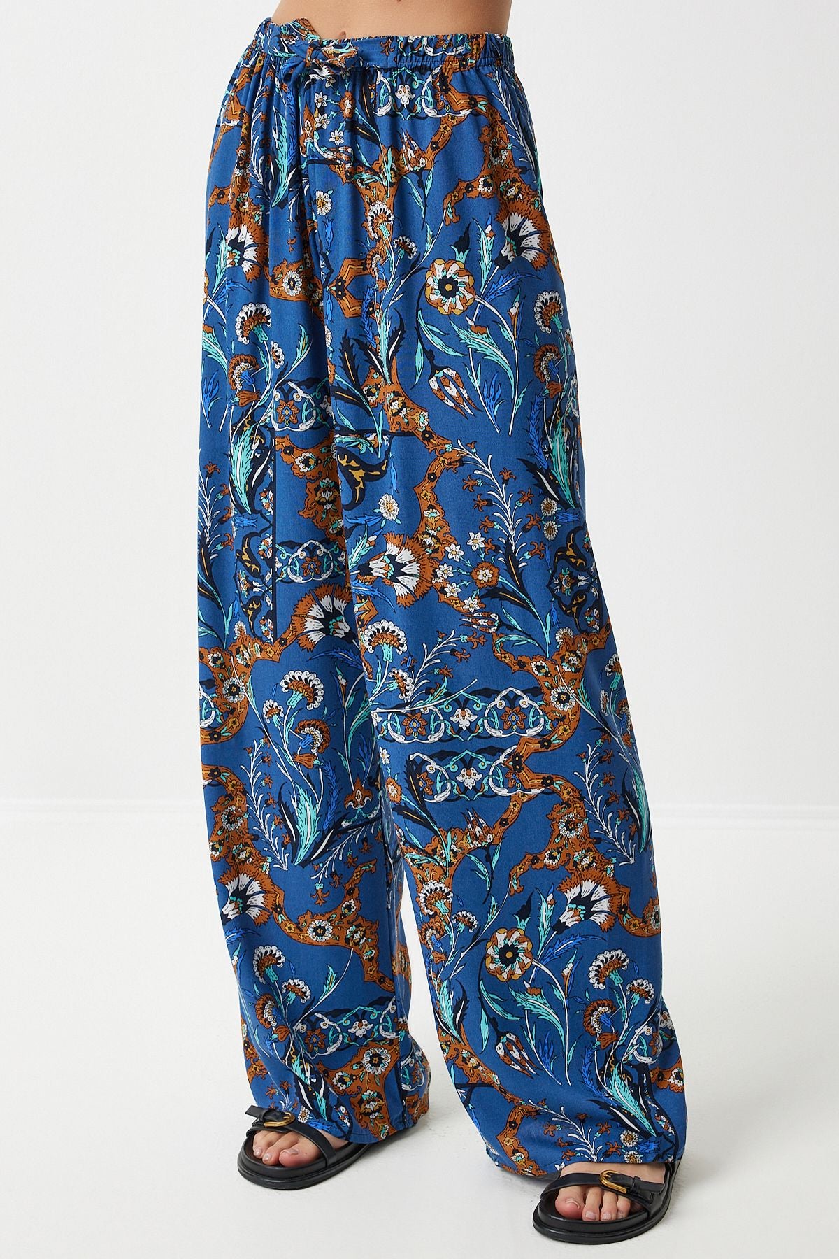 Woman Blue Tile Patterned Visakon Palazzo Pants EN00606