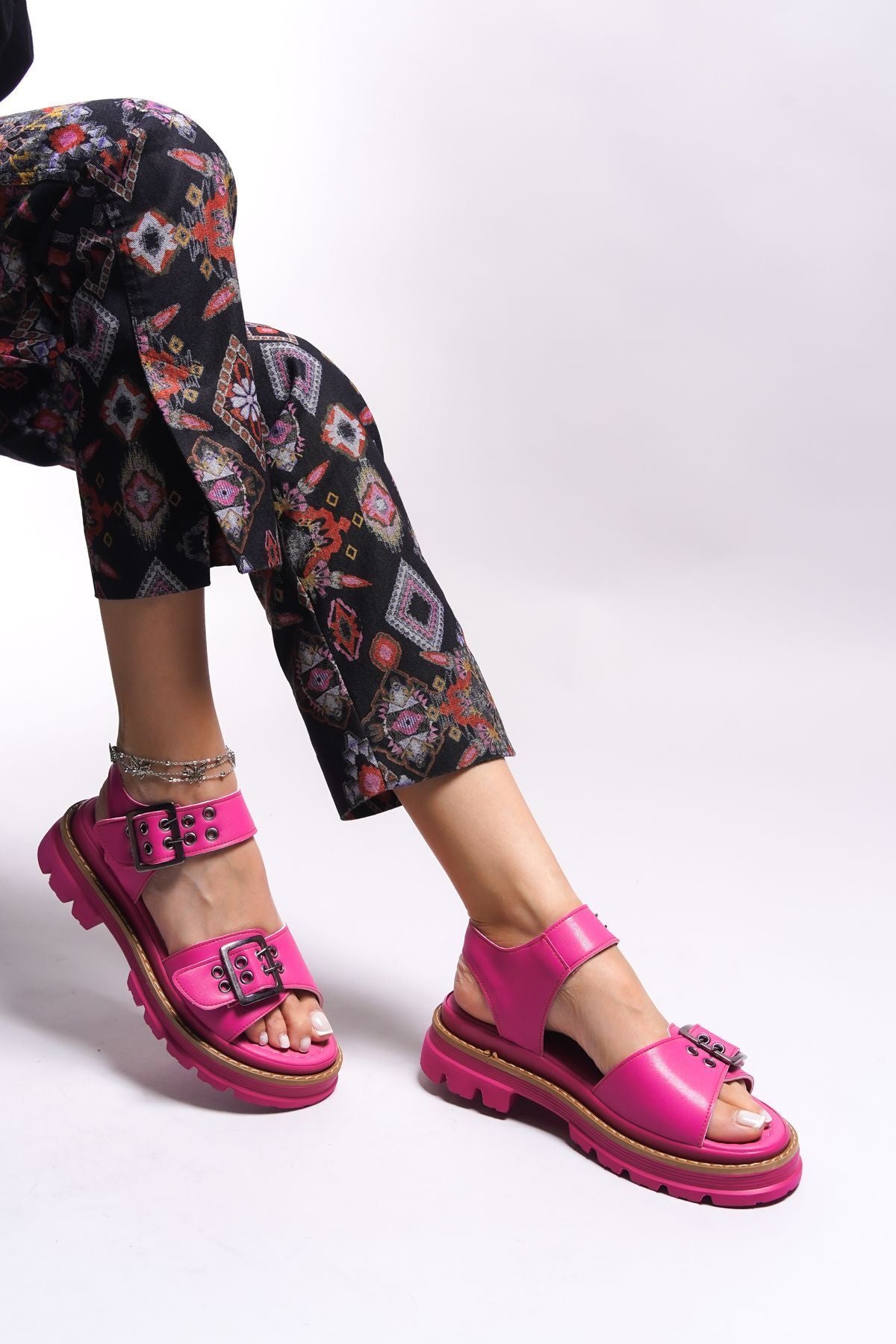 SYANLond Woman Sandals 0012740 Fuchsia