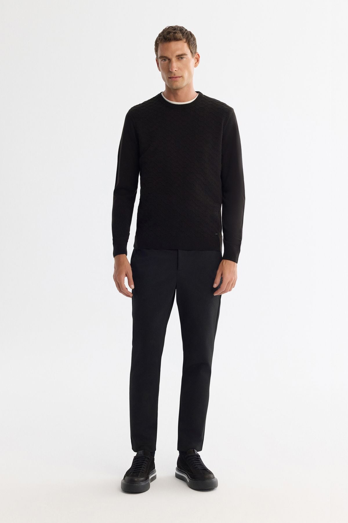 Men's black bike collar textured knitwear sweater E005107