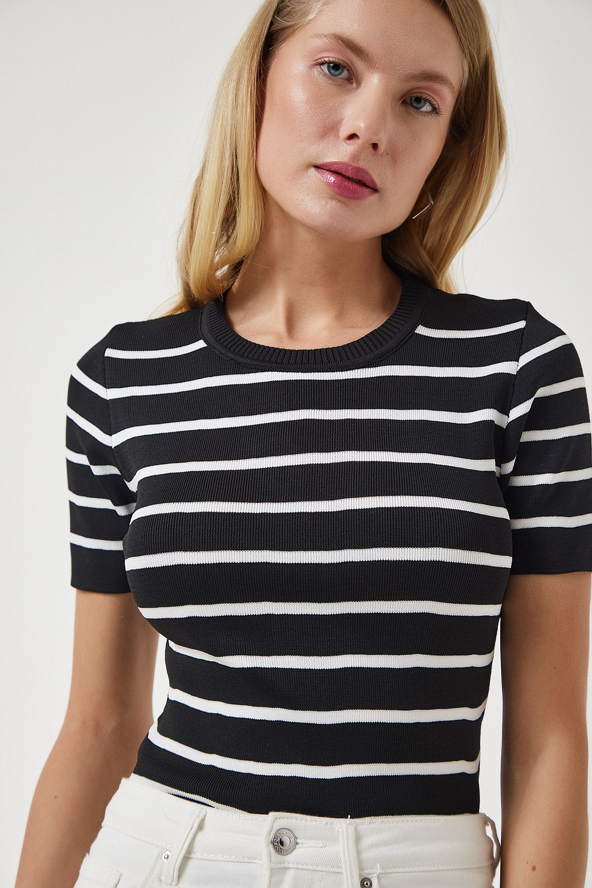 Women's black bike collar striped knitwear blouse OW00033