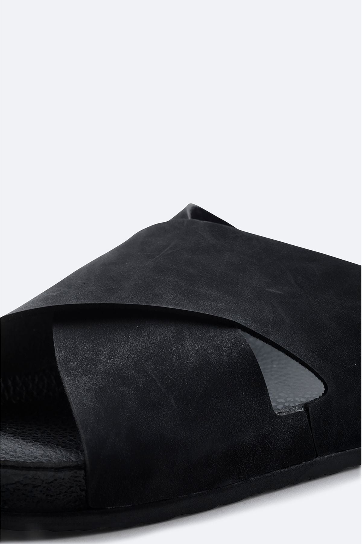 Men's black cross -band leather -looking flexible floor slippers A41y8300