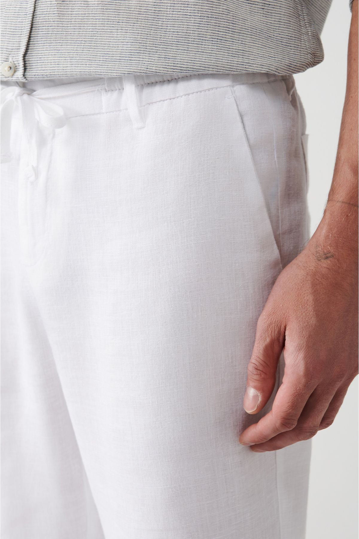 Men's broken white 100 %linen side pocket pants A31y3041