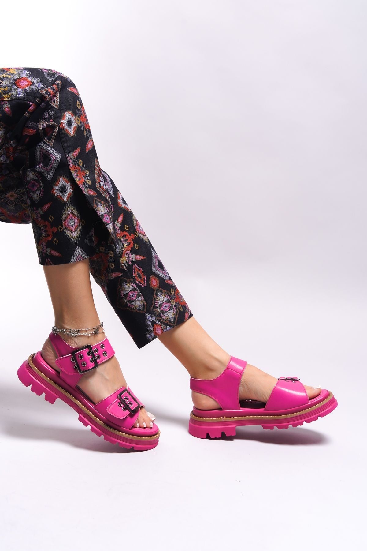 SYANLond Woman Sandals 0012740 Fuchsia