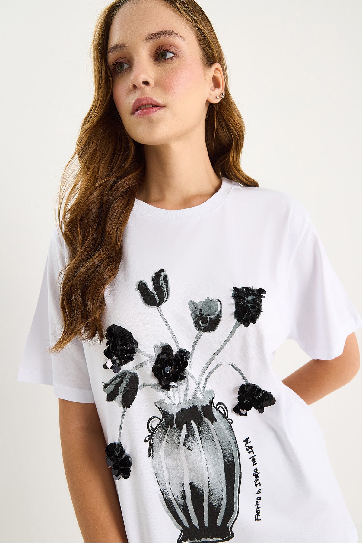 Women's Crew Neck Short Sleeve Floral Printed Sequin Detailed T-Shirt 60602021