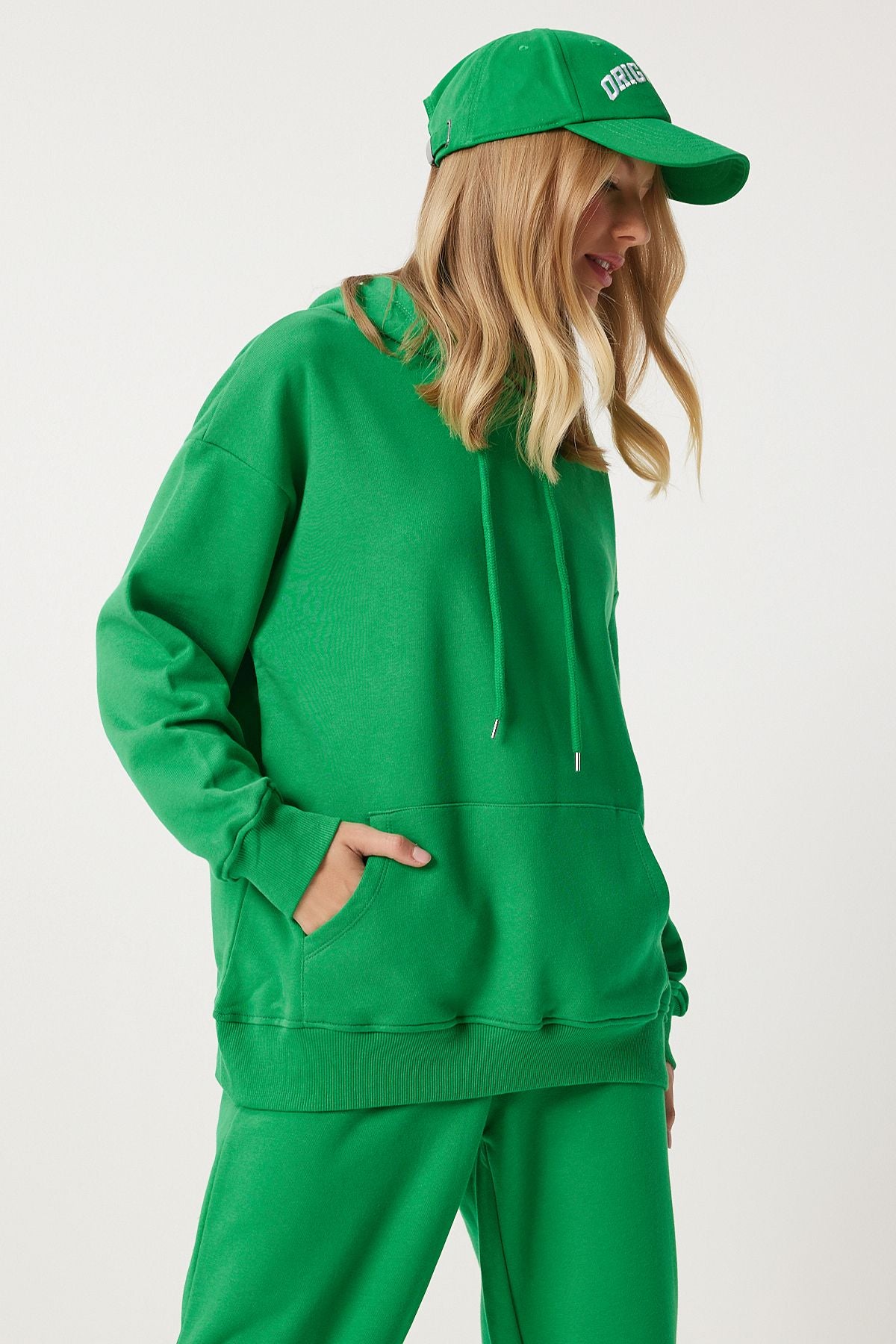 Sweatshirt jogger with women's green hoods.