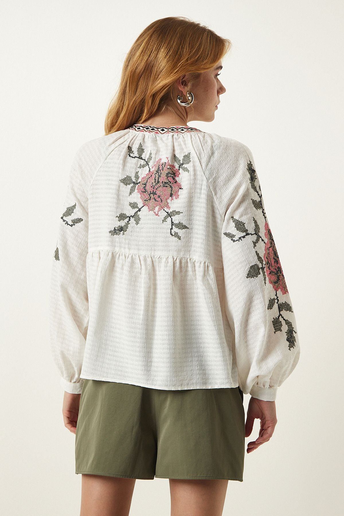 Ekru Embroidery Detailed Linen Blouse ES00146