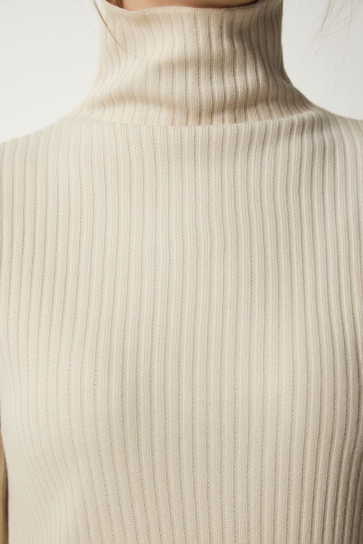 Women's Cream upright collar slit knitwear dress BV00110