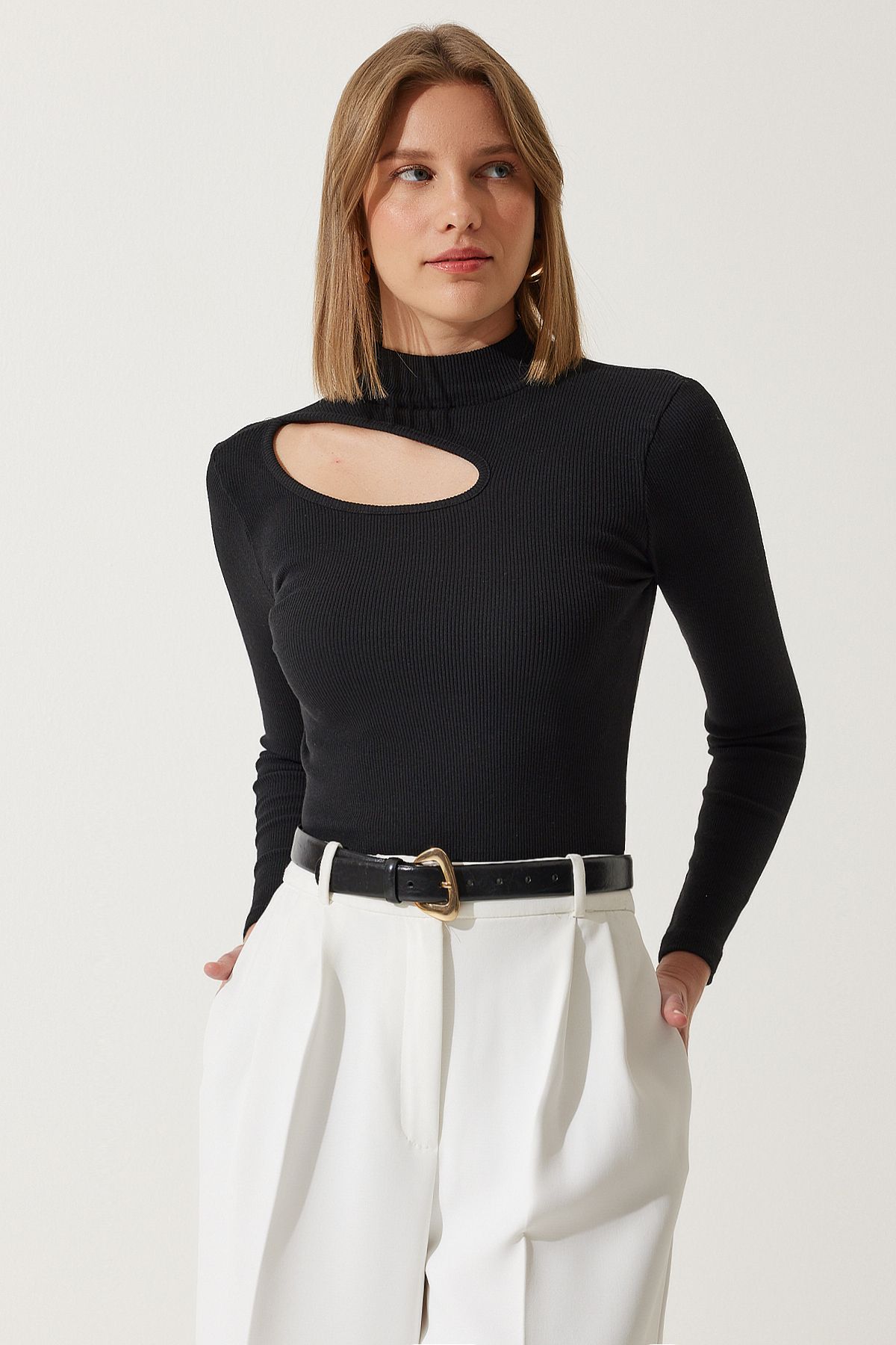 Woman Black Cut Out Detailed Wick Knitting Blouse GT00065