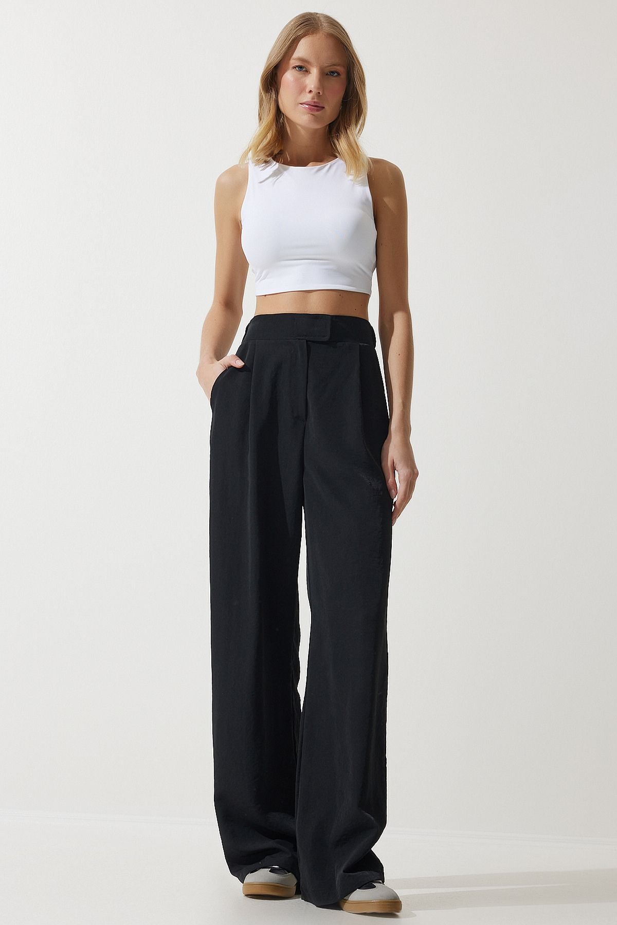 Female Black Waist Calcar Call Closed Palazzo Trousers RV00184