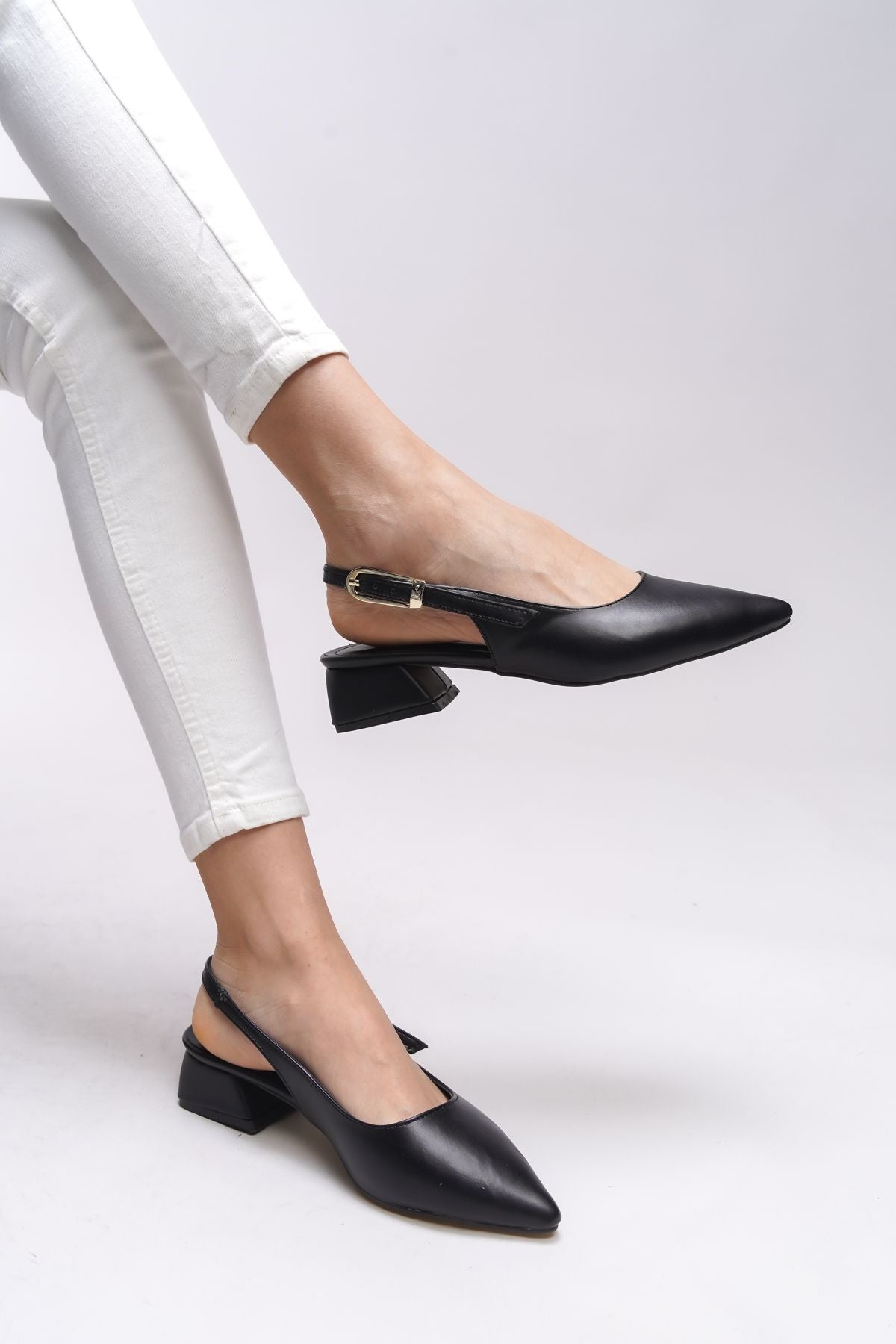 Tyltora Behind the Back of Woman Open Pointed Nose Heeled Shoes 0012303 Black Skin