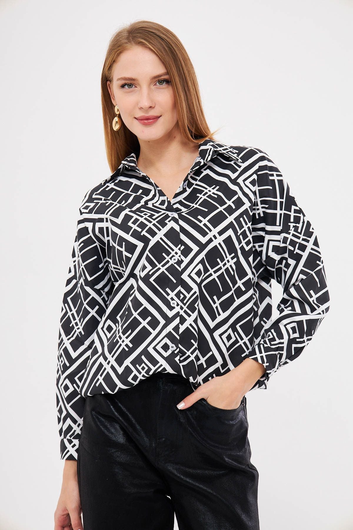 Woman Black Square Pattern Oversize Long Basic Shirt ARM-22Y001144