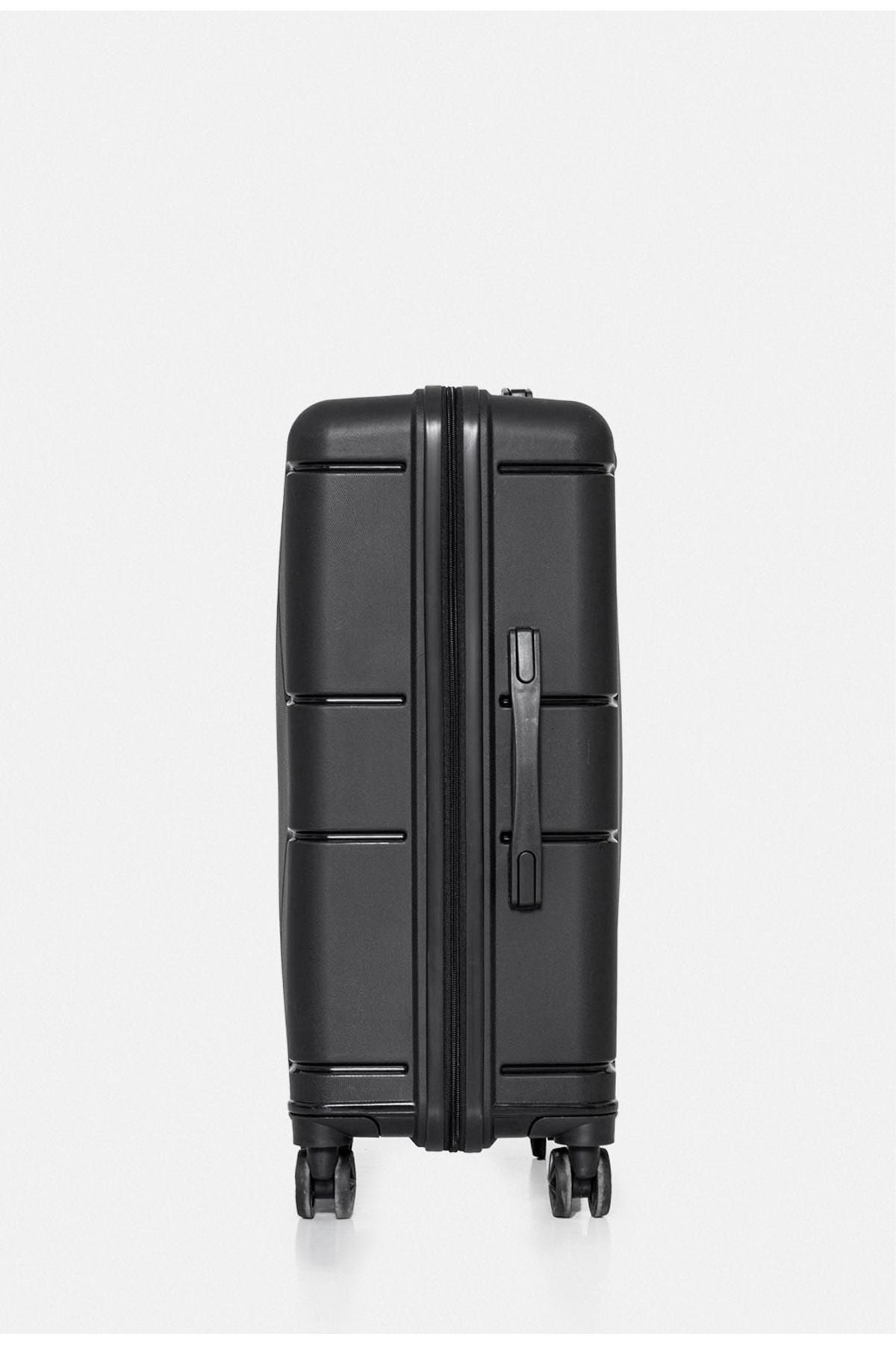 Men's black unbreakable polypropylene light medium size suitcase B008101