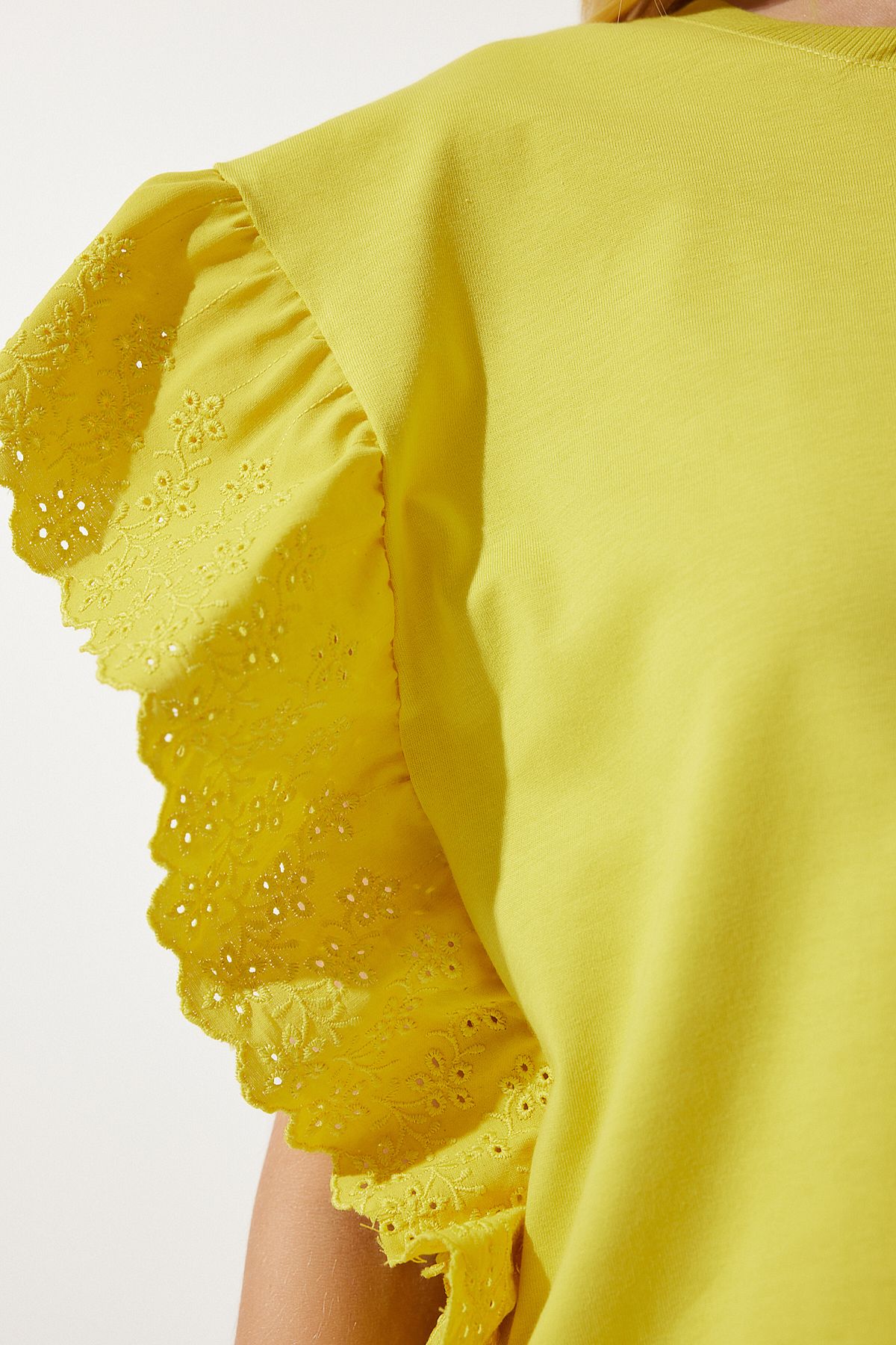 Woman Yellow Fisto Knitting Blouse BF00093