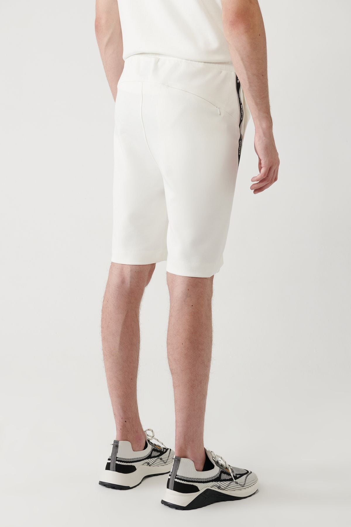 Men's White Side Pocket Printed Soft Touch shorts A41y3645