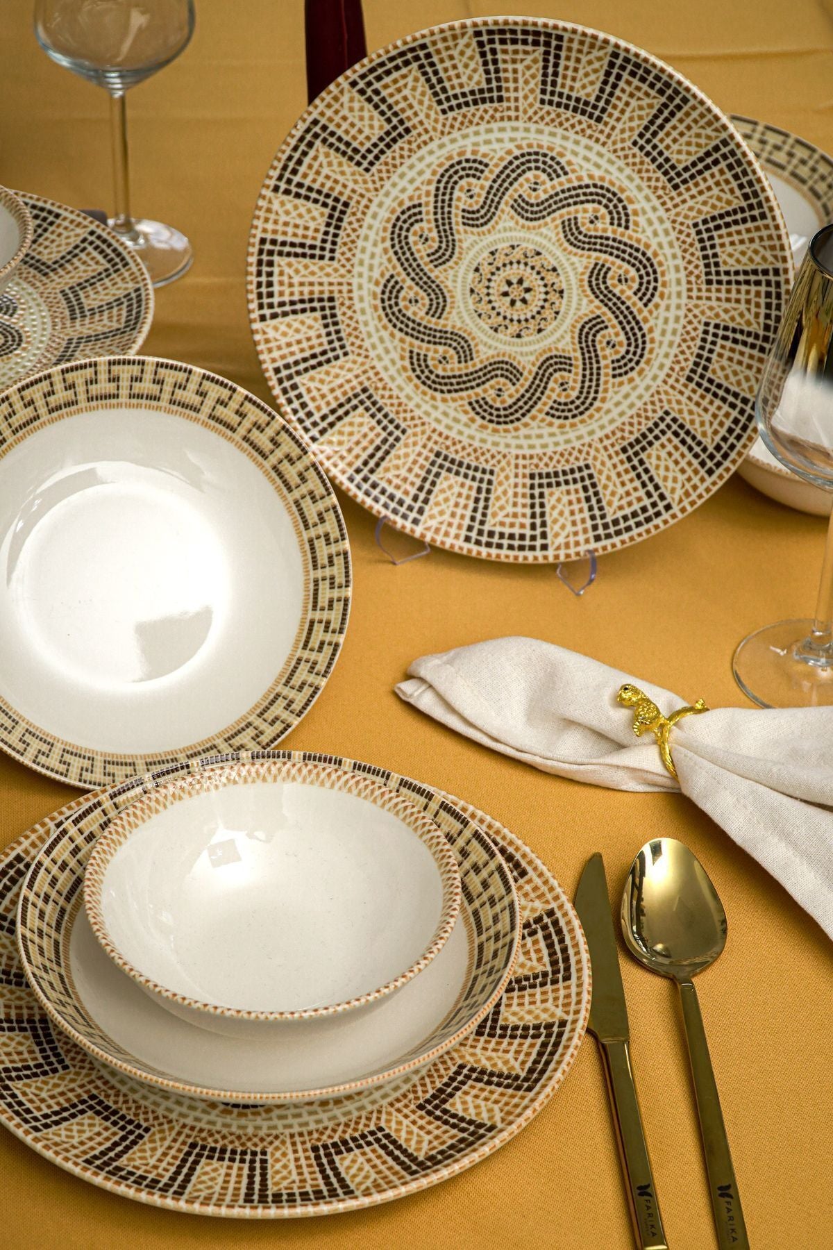 Ephesus 18 Piece Porcelain Dinner Set for 6 people