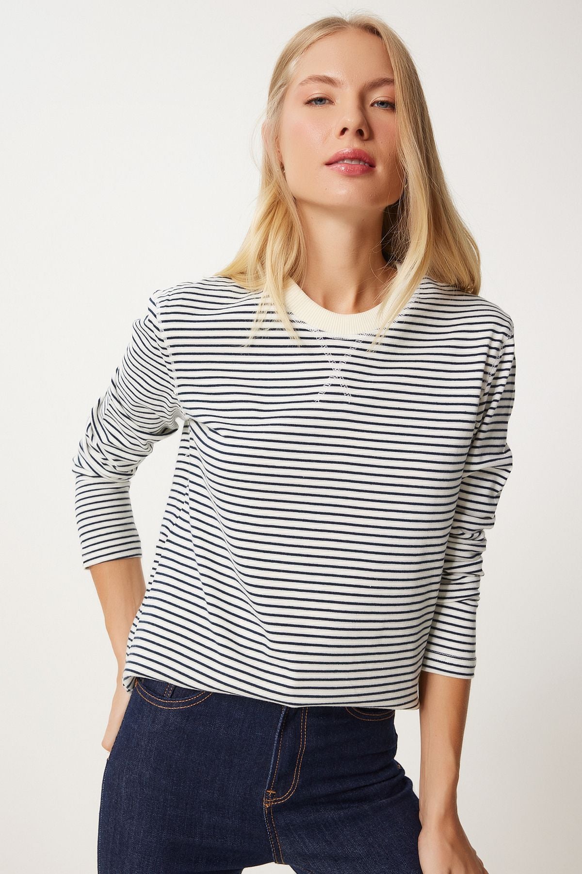 Woman Ecru Navy blue striped cotton basic knitted blouse nj00156