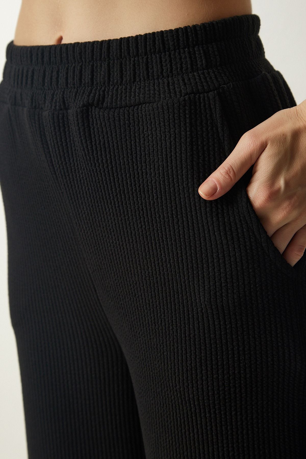 WOMEN BLACK RECEPED KNITTING Pants EW00005