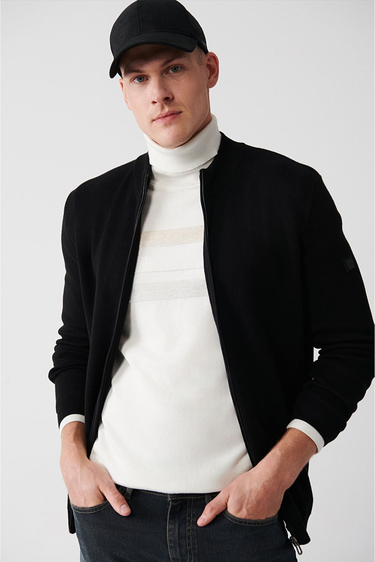 Men's Black Knitwear Cardigan Stand Collar Leather Detailed Zippered Viscose Regular Fit B005022